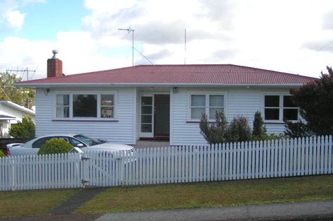 Photo of property in 1/19 Pax Avenue, Forrest Hill, Auckland, 0620