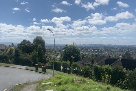 Photo of property in 11 Bartells Drive, Goodwood Heights, Auckland, 2105