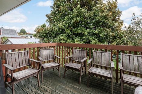 Photo of property in 29 Cron Avenue, Te Atatu South, Auckland, 0610