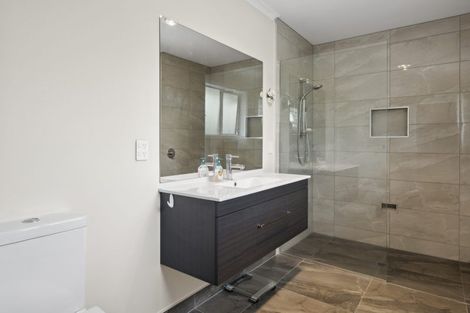 Photo of property in 4 Palmer Crescent, Silverstream, Upper Hutt, 5019