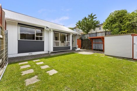 Photo of property in 4 Summit Road, Fairfield, Lower Hutt, 5011