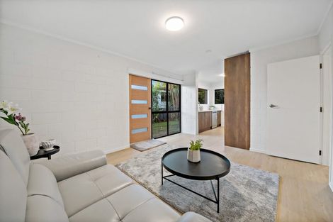 Photo of property in 3 Kathleen Street, Totara Vale, Auckland, 0627