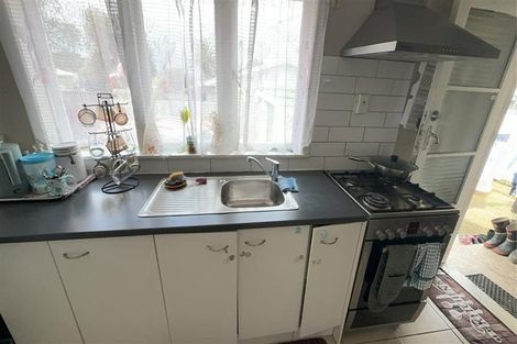Photo of property in 66 Christmas Road, Manurewa, Auckland, 2102