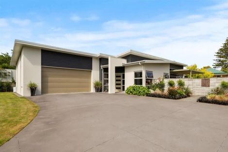 Photo of property in 39 Gladstone Street, Hawera, 4610