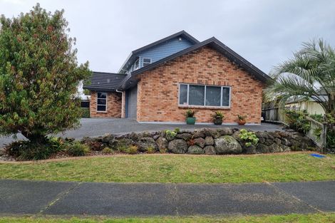 Photo of property in 35 Barbados Way, One Tree Point, 0118