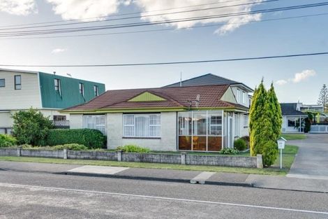 Photo of property in 1/30 Meeanee Quay, Westshore, Napier, 4110