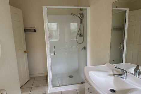 Photo of property in 12 Malin Place, Pinehill, Auckland, 0632