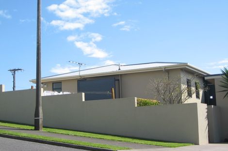 Photo of property in 11 Hobson Street, New Plymouth, 4312