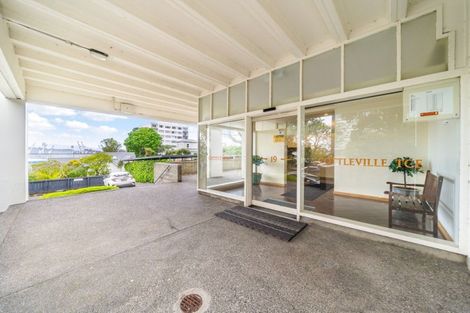 Photo of property in Grosvenor Flats, 19 Cottleville Terrace, Thorndon, Wellington, 6011