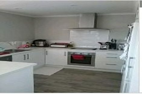 Photo of property in 330 Grenada Street, Papamoa Beach, Papamoa, 3118