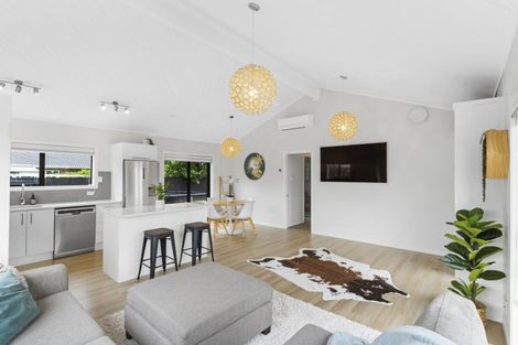 Photo of property in 7 Rheingold Place, Huapai, Kumeu, 0810