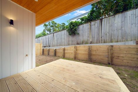 Photo of property in 6 Palmer Avenue, Glen Eden, Auckland, 0602