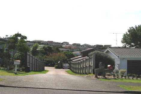 Photo of property in 17 Rifleman Rise, Unsworth Heights, Auckland, 0632