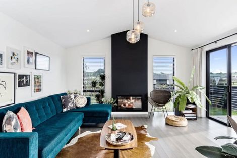 Photo of property in 2 Rochfort Crescent, Pyes Pa, Tauranga, 3112