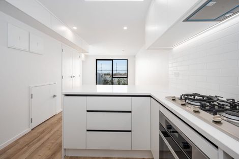 Photo of property in 6/737 East Coast Road, Browns Bay, Auckland, 0630