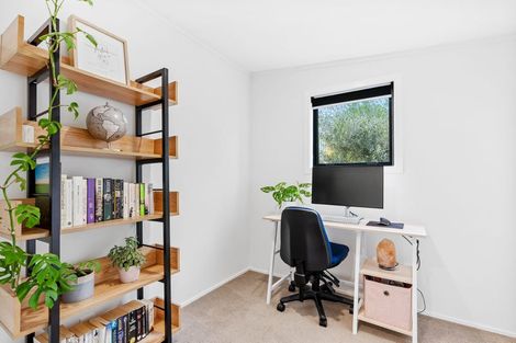 Photo of property in 5b Kauri Road, Stanmore Bay, Whangaparaoa, 0932