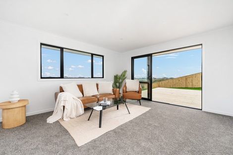 Photo of property in 57 Atlantic Drive, Fitzherbert, Palmerston North, 4410