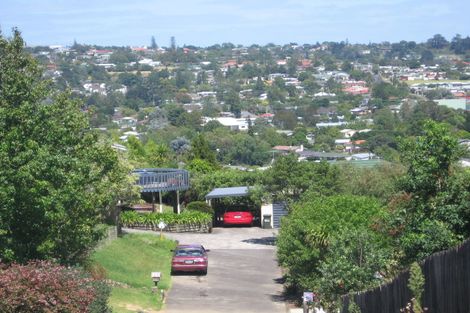 Photo of property in 13 Gillan Place, Bayview, Auckland, 0629