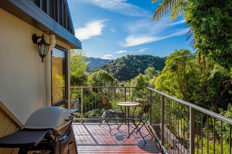 Photo of property in 9b Milton Terrace, Picton, 7220