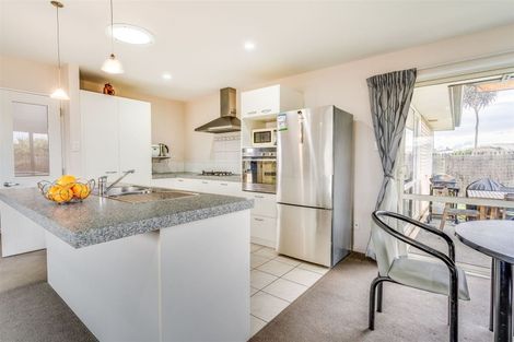 Photo of property in 17 Dunaverty Place, Broomfield, Christchurch, 8042