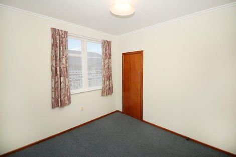Photo of property in 5 Waterloo Crescent, Hokowhitu, Palmerston North, 4410