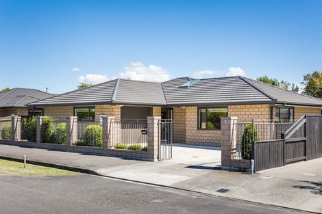 Photo of property in 18 Thomson Street, West End, Palmerston North, 4412