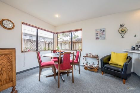 Photo of property in 2/14 Vincent Street, Waterloo, Lower Hutt, 5011