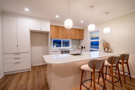 Photo of property in 70b Heretaunga Square, Silverstream, Upper Hutt, 5019