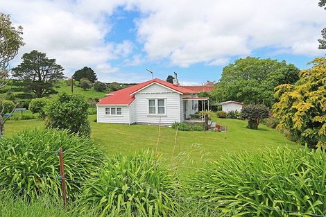 Photo of property in Dwg & Ex Dairy Factory, 25 Old Normanby Road, Okaiawa, Hawera, 4678