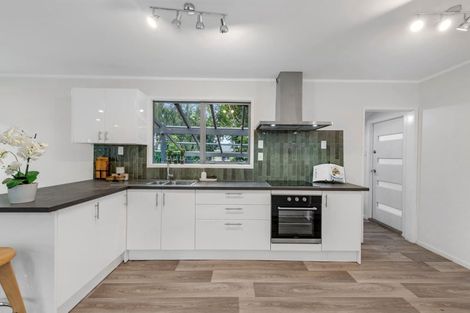 Photo of property in 9 Smedley Street, Manurewa, Auckland, 2102