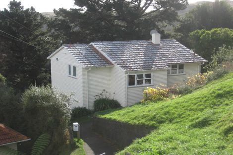 Photo of property in 27 Gloucester Street, Cannons Creek, Porirua, 5024
