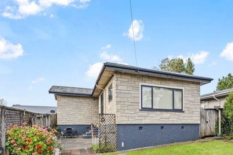 Photo of property in 16 Waterview Road West, Stanley Point, Takanini, 0624