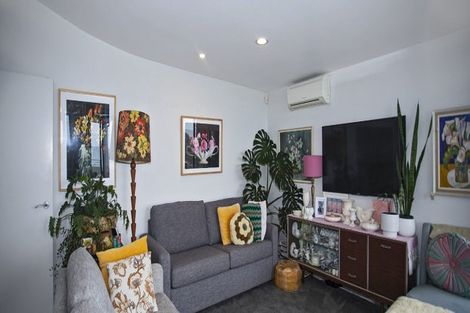 Photo of property in 1/203 Marine Parade, Mount Maunganui, 3116