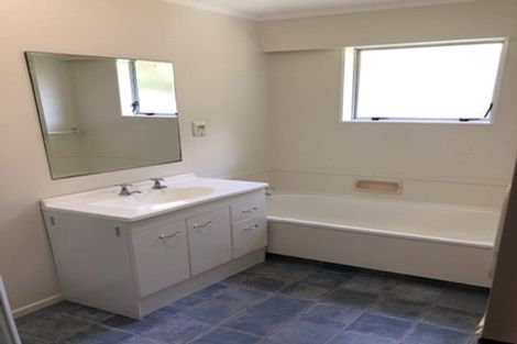 Photo of property in 17 Ngarimu Grove, Ngaio, Wellington, 6035