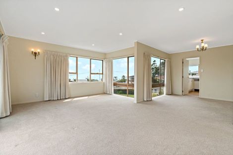 Photo of property in 18 Folkestone Street, Murrays Bay, Auckland, 0630