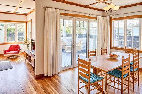 Photo of property in 38 Tuatoru Street, Eastbourne, Lower Hutt, 5013