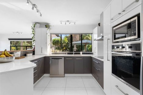 Photo of property in 12b Kimberly Grove, Greenhithe, Auckland, 0632