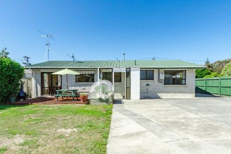 Photo of property in 34 Greenaway Road, Waikanae, 5036