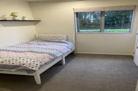 Photo of property in 8 Nor'east Drive, Northcross, Auckland, 0632