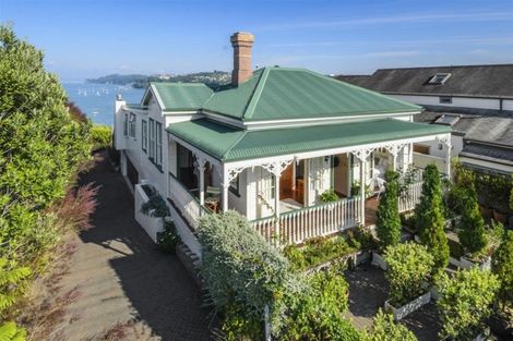 Photo of property in 42 Queen Street, Northcote Point, Auckland, 0627