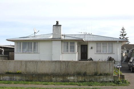 Photo of property in 19 Kotuku Street, Castlecliff, Whanganui, 4501