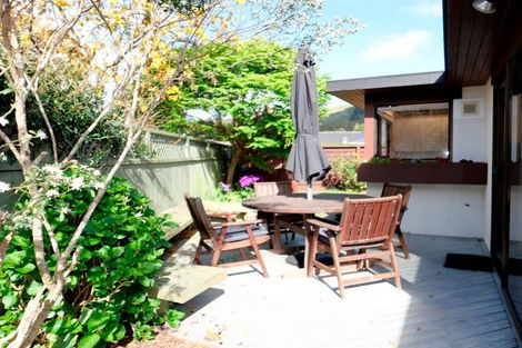 Photo of property in 10 Edgewater Street, Waikanae, 5036