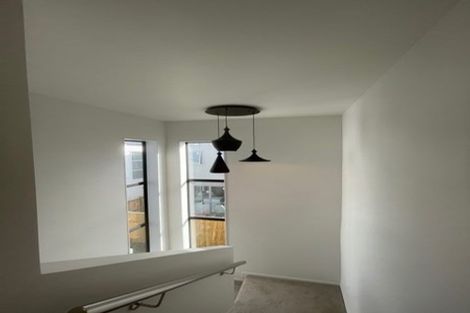 Photo of property in 106 Bellbird Street, Papakura, 2110