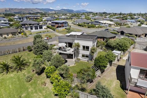 Photo of property in 155 Field Way, Waikanae Beach, Waikanae, 5036