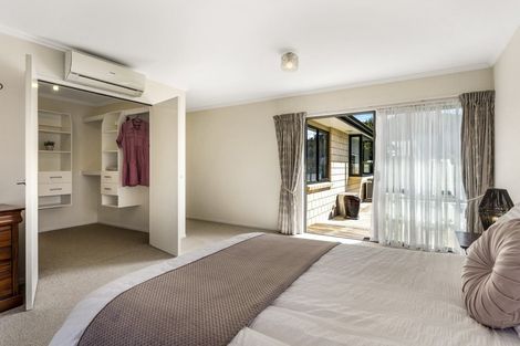 Photo of property in 4 Sunstone Crescent, Brown Owl, Upper Hutt, 5018