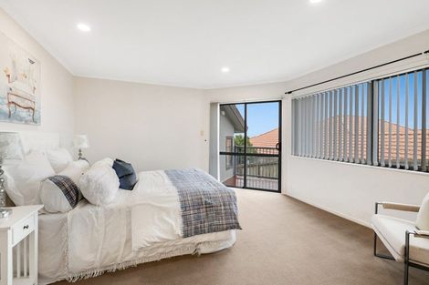 Photo of property in 17 Jacanas Place, Unsworth Heights, Auckland, 0632