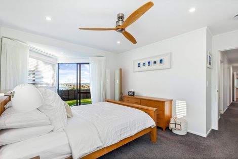 Photo of property in 22 Matisse Drive, West Harbour, Auckland, 0618