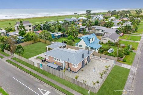 Photo of property in 20 Cook Street, Carters Beach, Westport, 7825