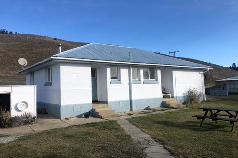 Photo of property in 1198 Ardgour Road, Tarras, Cromwell, 9383