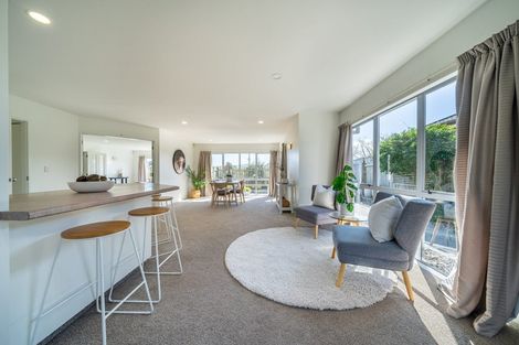 Photo of property in 12 Lanyon Place, Whitby, Porirua, 5024